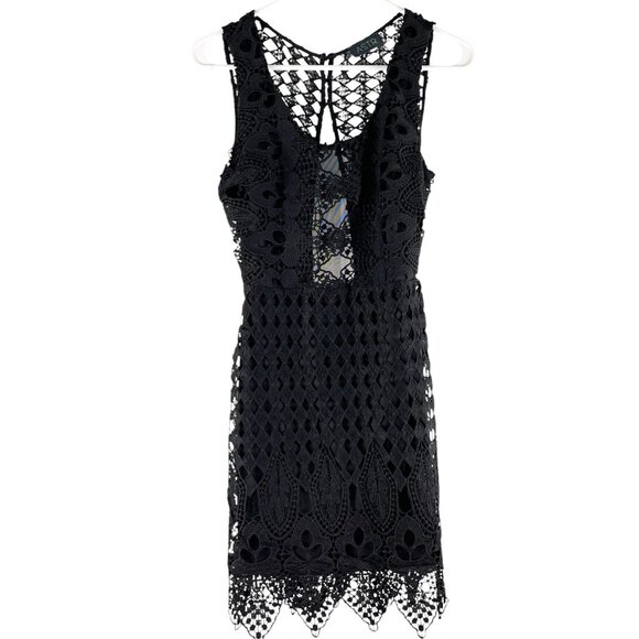 ASTR Mini Sheath Dress Black Cutout Floral Lace Crochet Scalloped Hem Size Small - Picture 1 of 11